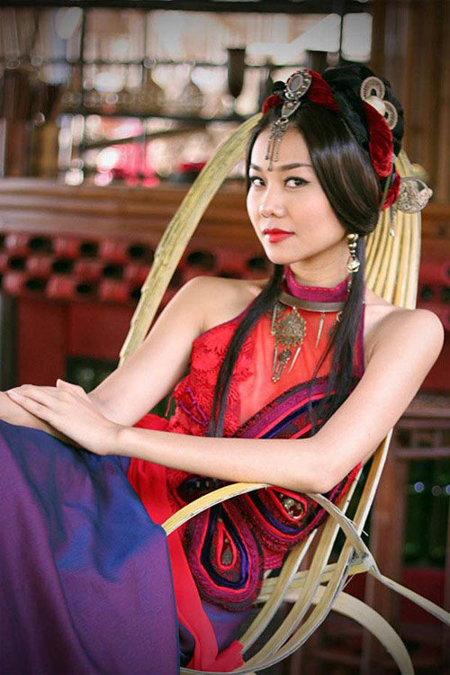 Quyền lực, đa mưu với hình ảnh của Thanh Hằng.